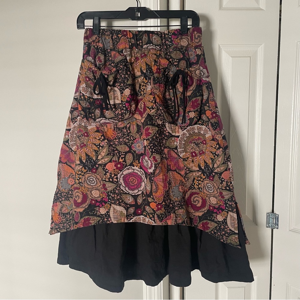 Floral layered skirt with pockets